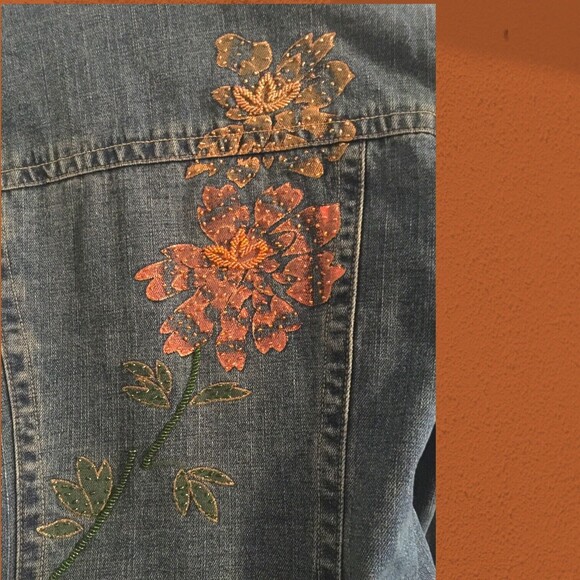 Vintage Distressed Embellished Medium Washed Denim Jean Jacket L Dept of Peace - Picture 3 of 6